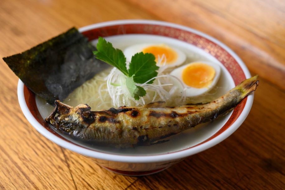 鮎ラーメン ＋の店舗画像